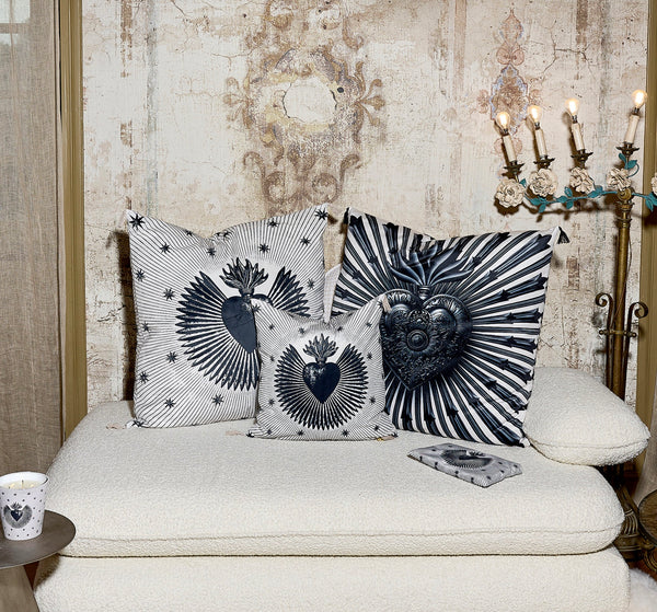 COUSSIN VELOURS 70X70 CM ECRU EX VOTO NOIR PODEVACHE