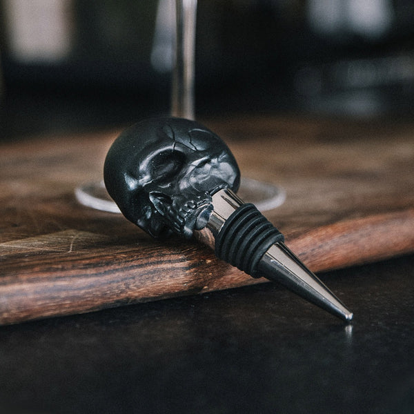 BOUCHON DE BOUTEILLE TÊTE DE MORT NOIRE